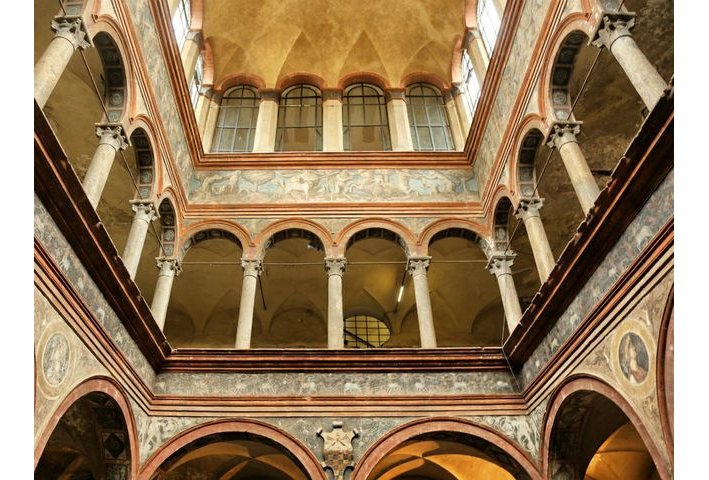 chiostro del palazzo centoris